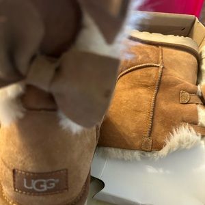 UGG Melanie style Boot, wore only once